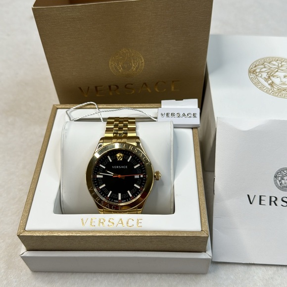 VERSACE MEN’S BLACK GOLD STEEL LUXURY WATCH WITH BOX - Picture 13 of 14